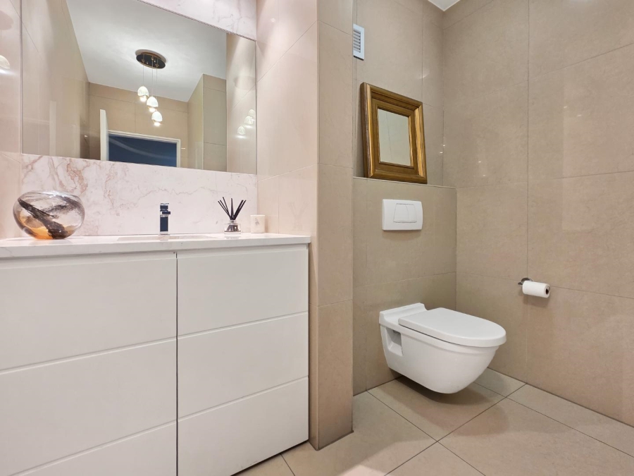 3 Bedroom Property for Sale in Mouille Point Western Cape